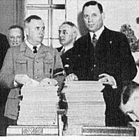 Sich an der guten Sache bedienen: OB Zörner (links) mit dem Bundesleiter des VDA, Hans Steinacher