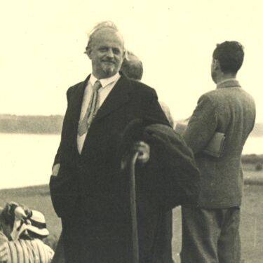 Adolf Spamer mit Studierenden in Haithabu